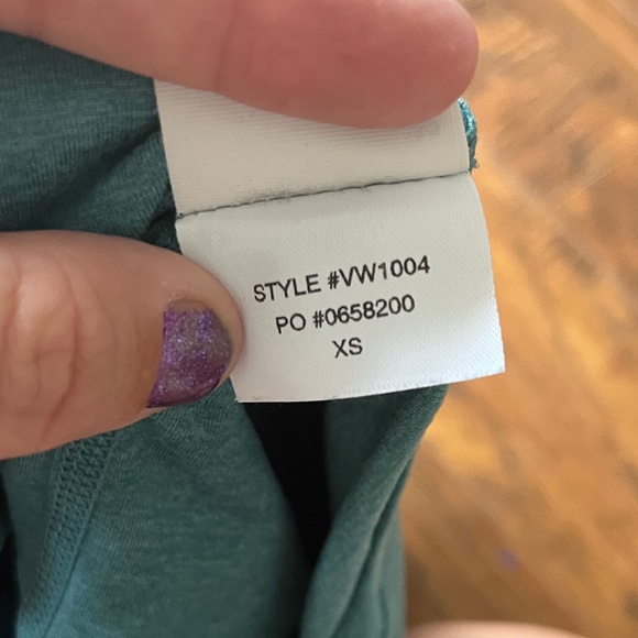 Vuori Elevation Crop Tank, size XS - Picture 6 of 8